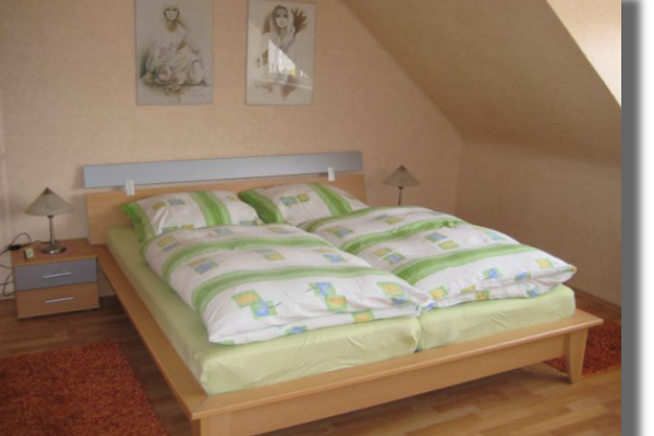 mattes-schlafzimmer9B52DA1F-EA1D-08F8-8C8A-D6DD580F9725.png