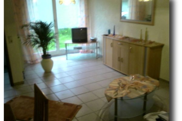 wohnzimmer169920702-dd0a-43c7-f9be-ed2ee8fb9bcb99328632-914A-9632-4D21-B5A5453FFF63.jpg